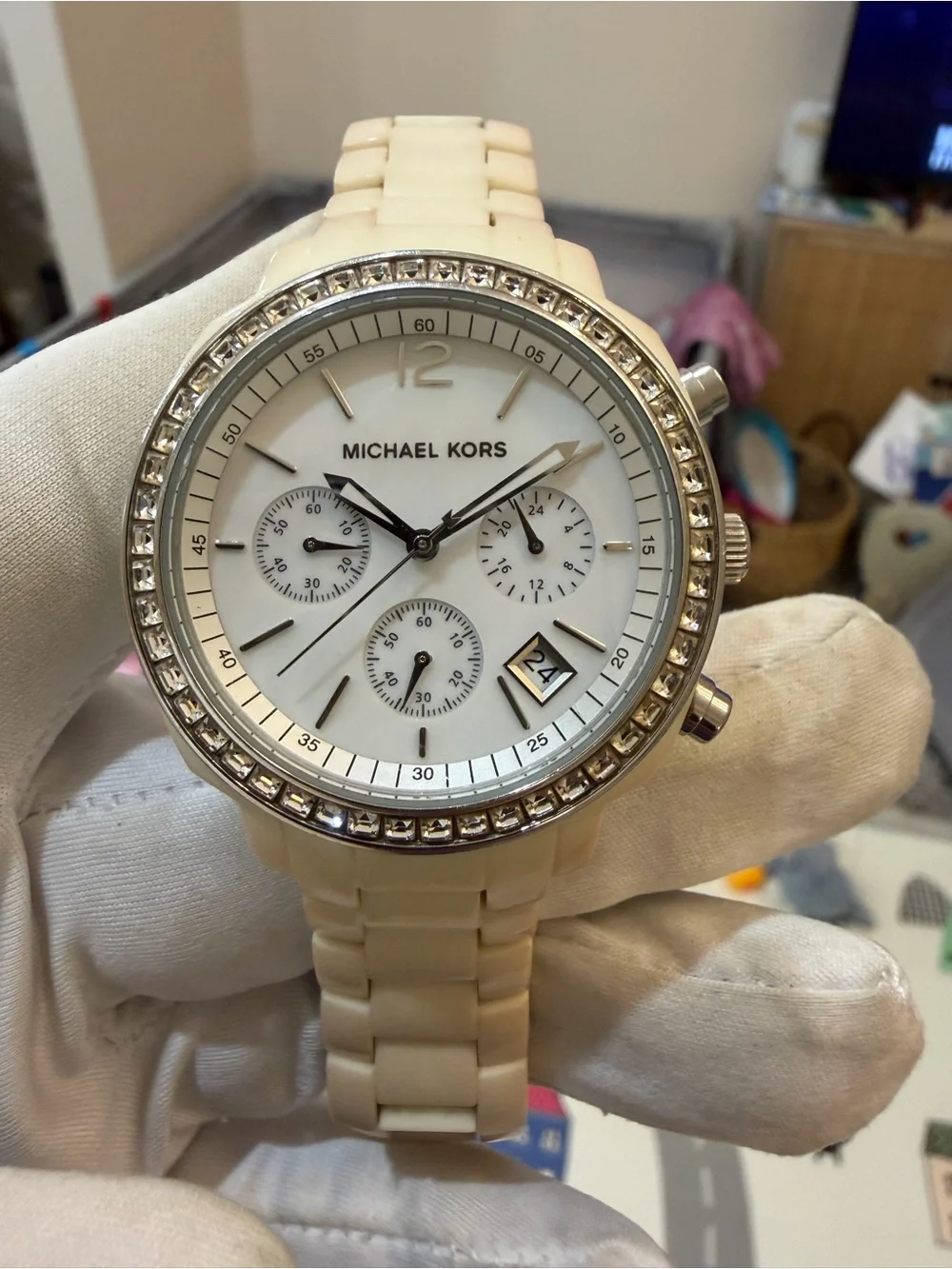 Michael Kors MK-5079 Runway Chronograph Mother of Pearl Dial Crystal Watch Runs
